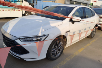 比亚迪 秦PLUS 2024款 荣耀版 DM-i 120KM卓越型