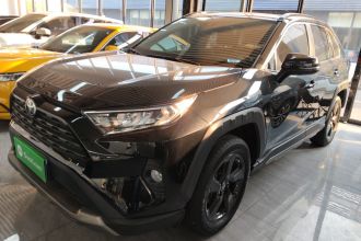 丰田 RAV4荣放 2022款 2.0L CVT四驱风尚Plus版