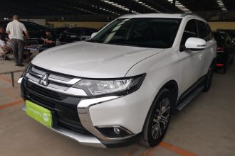 三菱 欧蓝德 2018款 2.0L 两驱荣耀版 5座