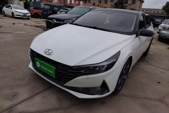 现代 伊兰特 2022款 1.5L CVT LUX尊贵版