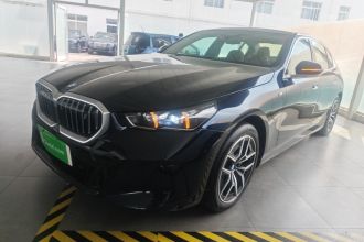 宝马i5 2025款 eDrive 35L M运动套装