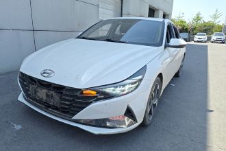 现代 伊兰特 2021款 1.5L CVT LUX尊贵版