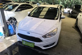 福特 福克斯 2017款 两厢 1.6L 自动舒适型智行版