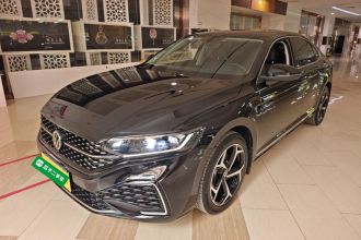 大众 帕萨特 2025款 出众款 380TSI 星空龙腾版