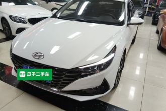 现代 伊兰特 2022款 1.5L CVT LUX尊贵版