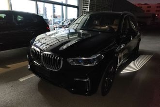 宝马X5 2022款 改款 xDrive 40Li M运动套装