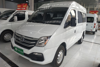 上汽大通MAXUS 新途V80 2025款 超值版傲运通 2.0T 手动短轴中顶127Ps 5/6座