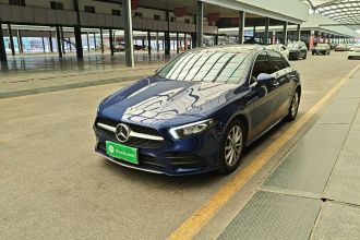 奔驰A级 2020款 改款 A 200 L 运动轿车时尚型