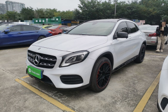 奔驰GLA 2018款 GLA 220 4MATIC 运动型