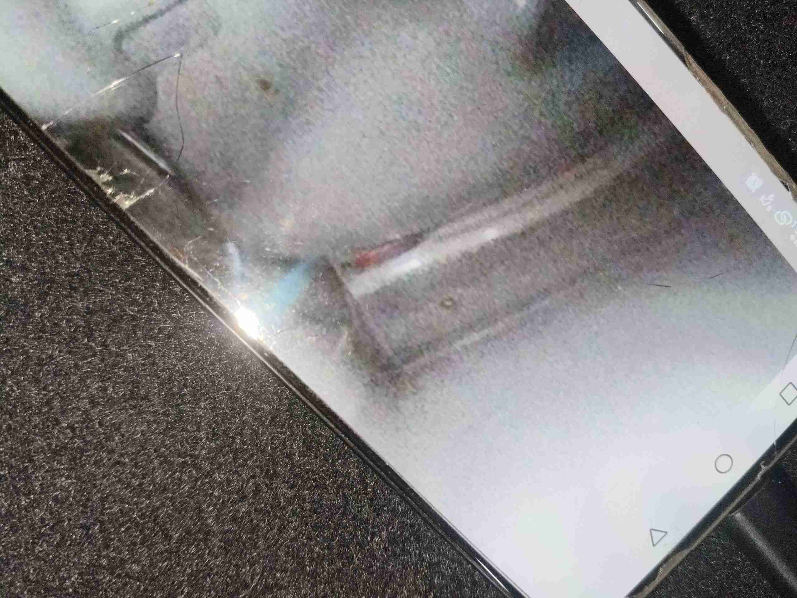 左后翼子板内骨架钣金修复实拍