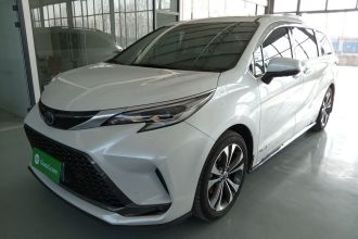 丰田 格瑞维亚 2022款 2.5L混动 尊贵版