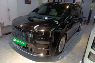 极氪009 2024款 六座行政版四驱 108kWh