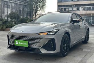 长安UNI-V 2022款 1.5T 尊贵型