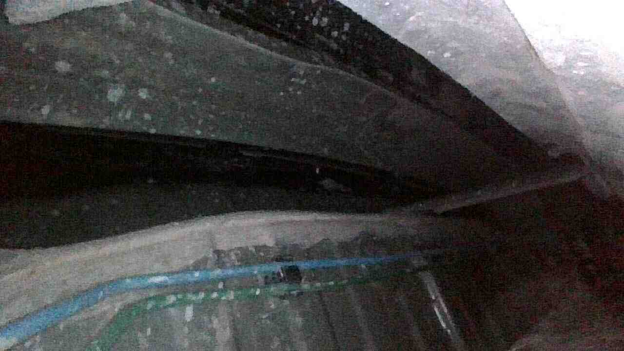后防撞梁更换痕迹实拍