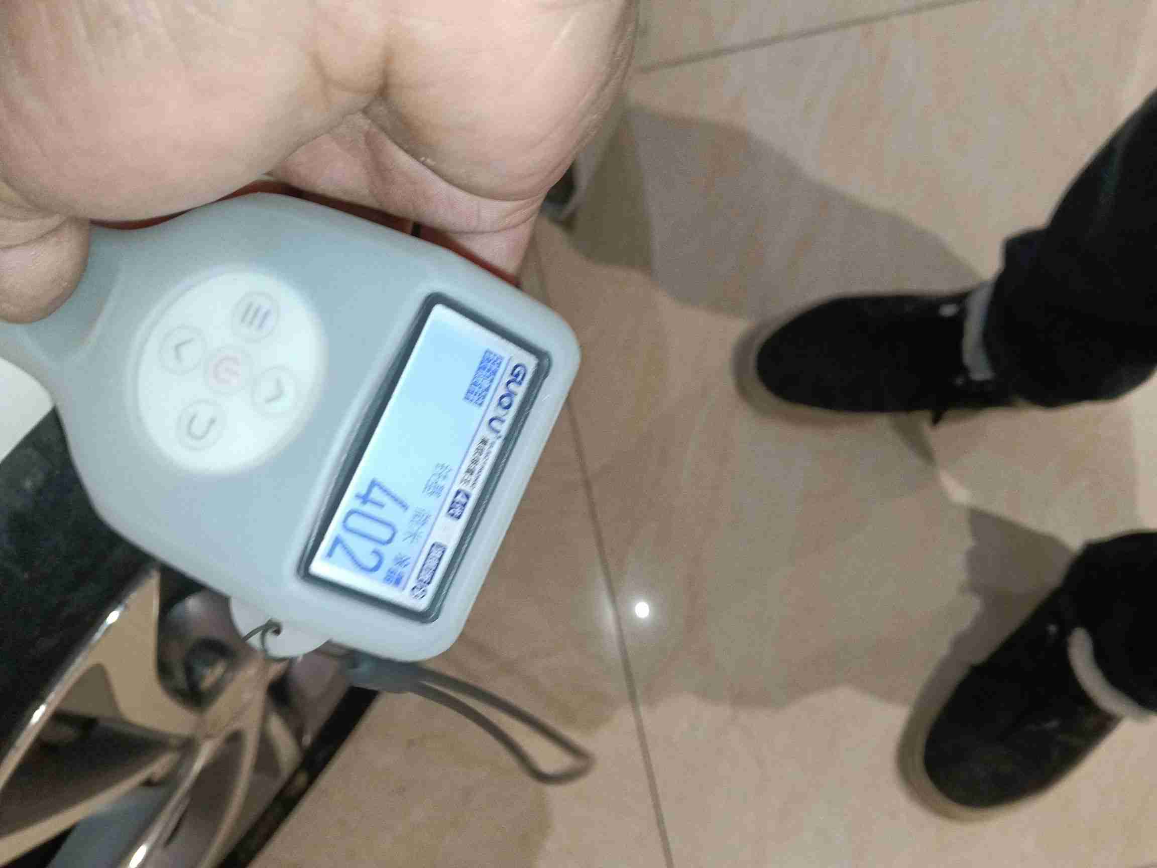 车辆右前侧外观展示
