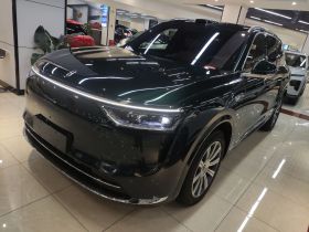 鸿蒙智行 问界M8 2025款 增程 Ultra版 53.4kWh 6座版