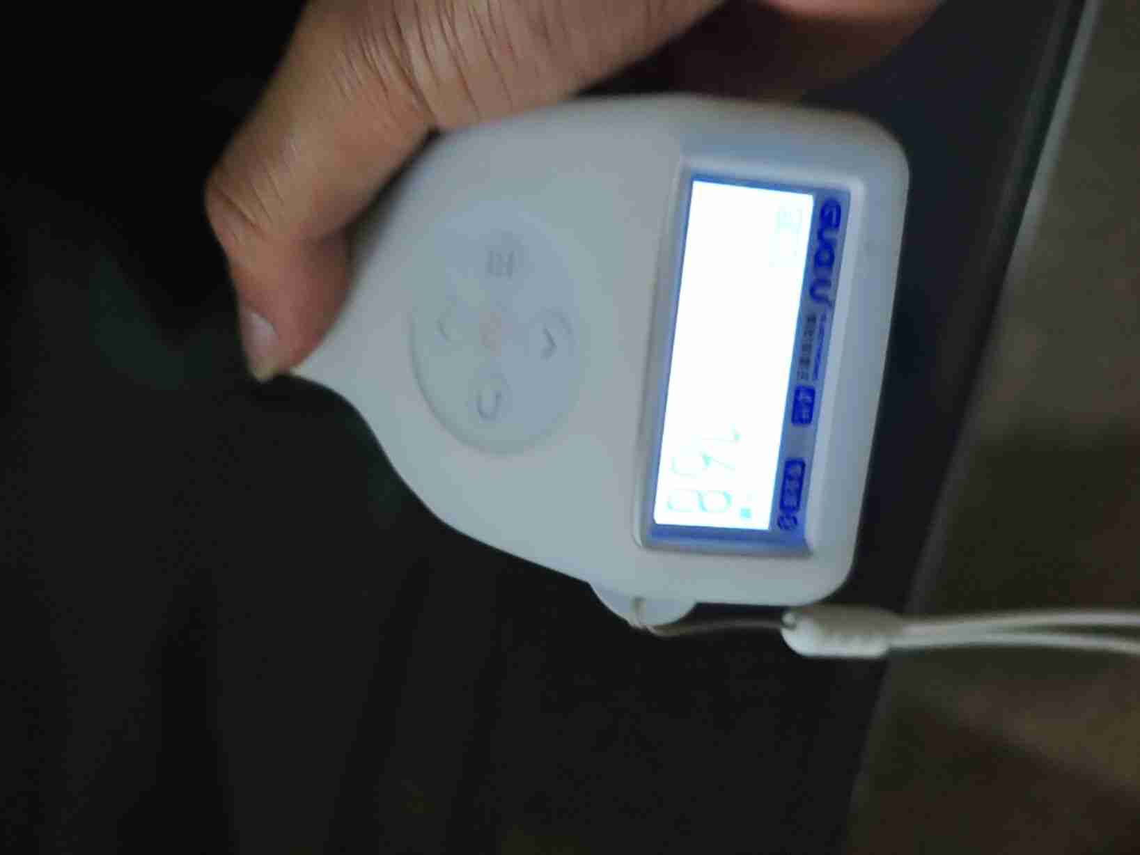 左侧前门漆面小刮伤实拍
