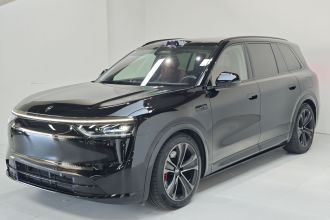 鸿蒙智行 问界M8 2025款 增程 Ultra版 53.4kWh 5座版 (192线激光雷达）