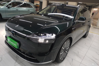 鸿蒙智行 问界M9 2025款 增程 Ultra版 52kWh 6座版 (192线激光雷达）