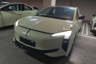红旗EH7 2025款 690 智选版