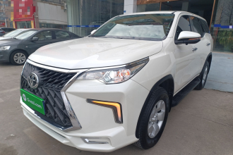 丰田 Fortuner  2.7L 中东版