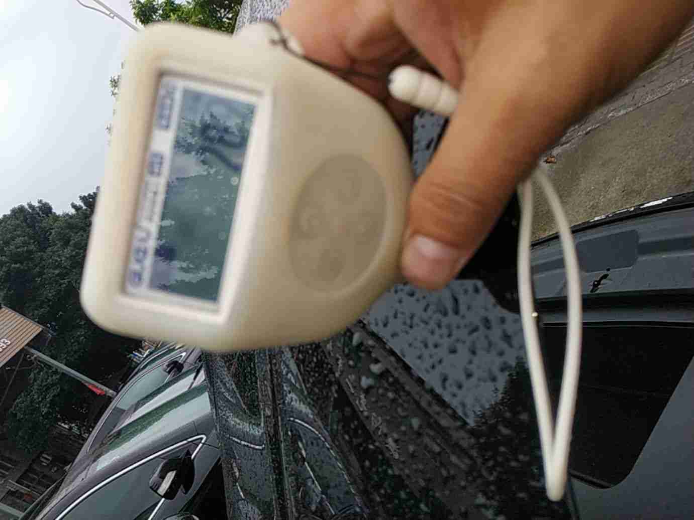 发动机盖漆面修复痕迹实拍