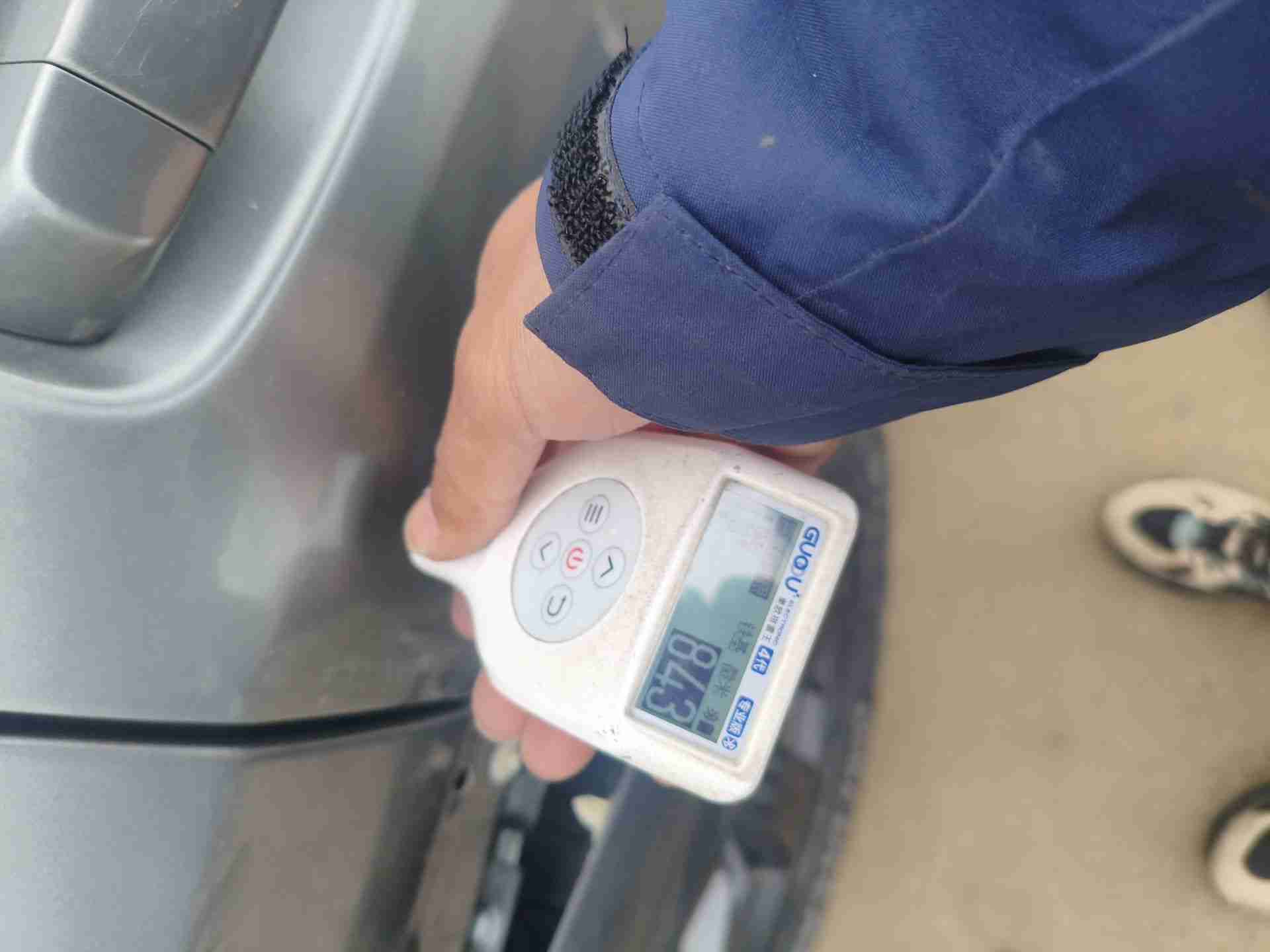 车辆右侧后门漆面实拍