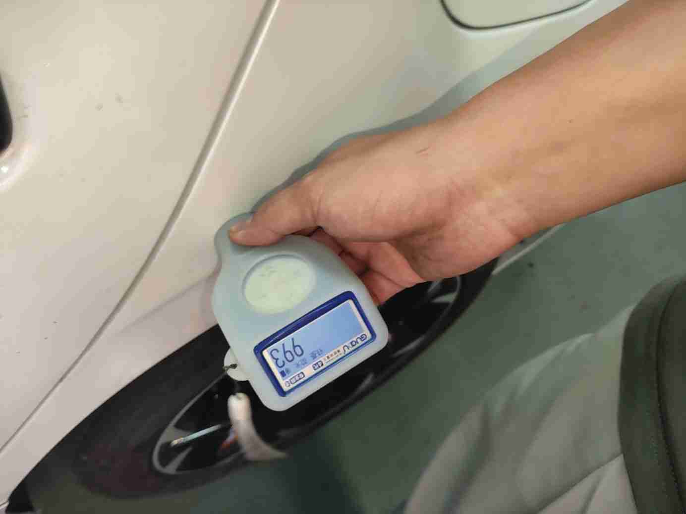 车辆左后翼子板实拍