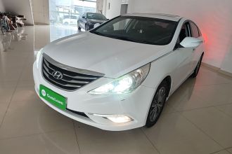 现代 索纳塔 2015款 经典 2.0L 自动豪华版