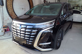 腾势D9 2022款 DM-i 970 四驱尊荣型