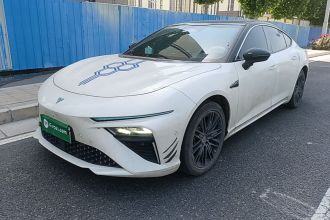 哪吒汽车 哪吒S 2022款 增程版 1160km 后驱小版