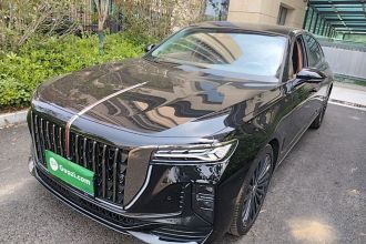 红旗H9 2025款 改款 2.0T 两驱旗享私享风尚版 5座