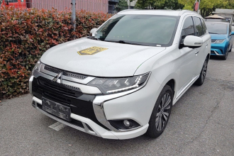 三菱 欧蓝德 2021款 2.4L 四驱致享版 7座