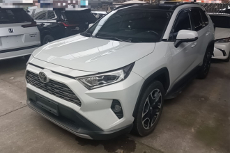 丰田 RAV4荣放 2020款 2.0L CVT两驱尊贵版