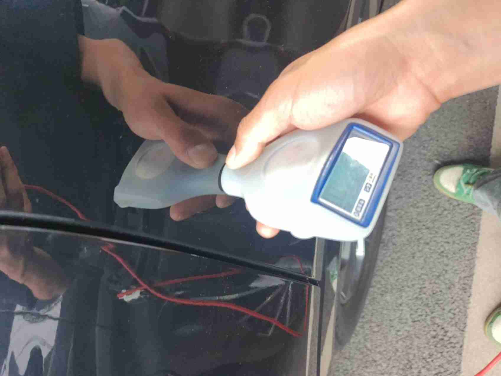 左后翼子板喷漆修复部位实拍