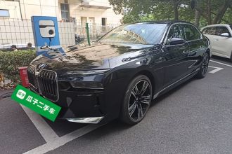 宝马i7 2023款 eDrive50L 尊享M运动套装