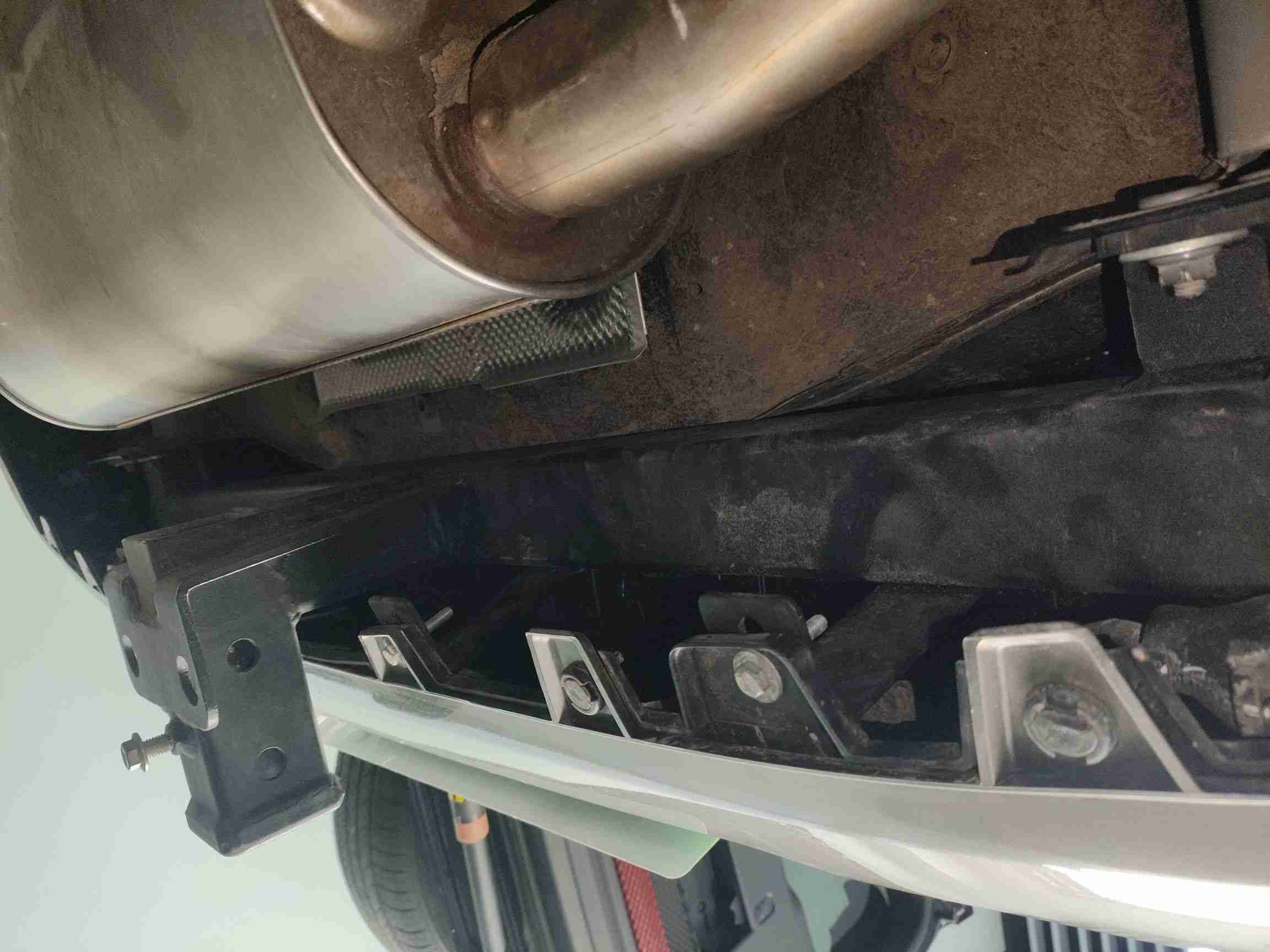 后防撞梁更换记录实拍