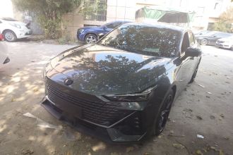 长安UNI-V 2023款 1.5T 尊贵型