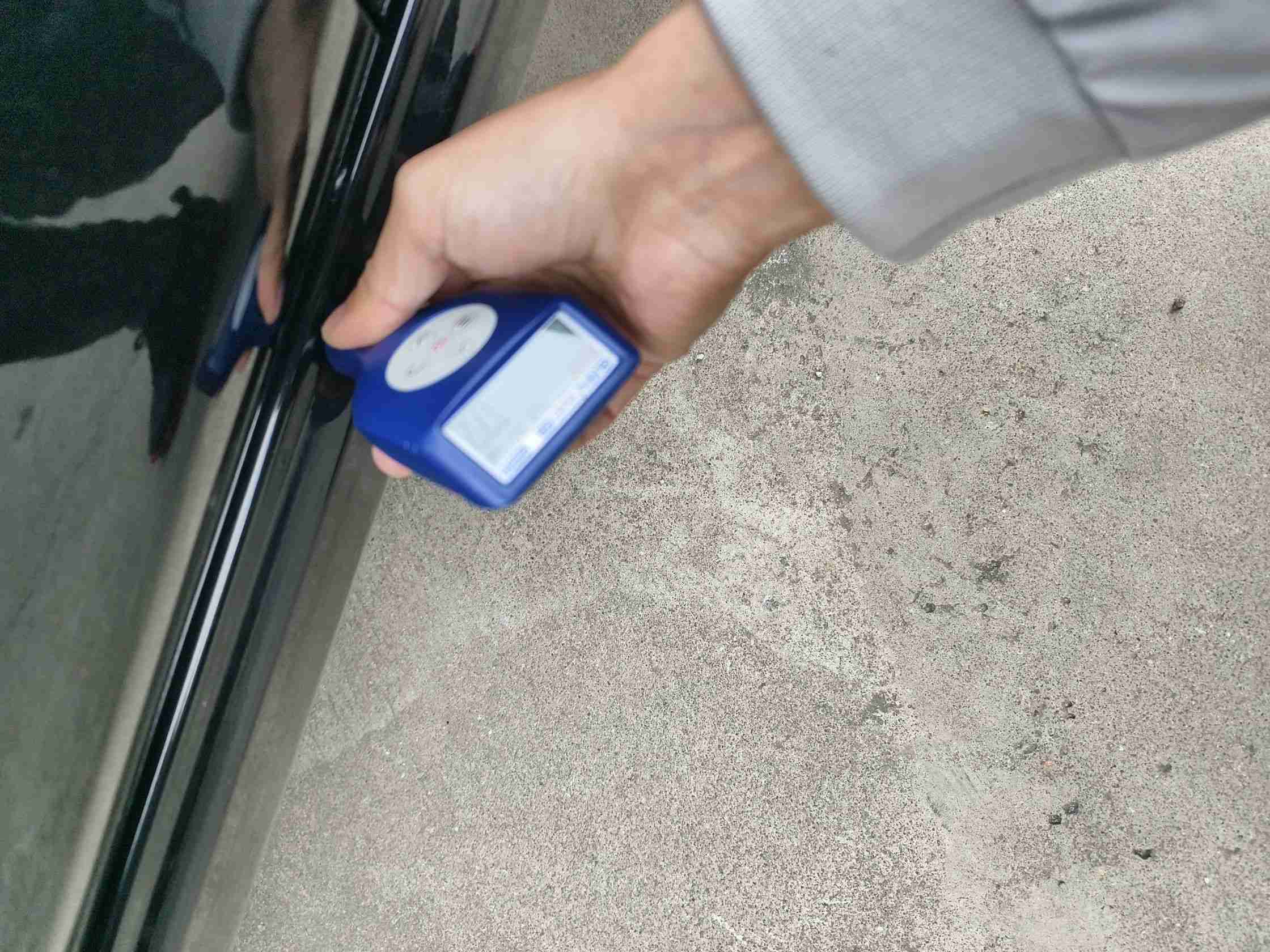 左侧底边梁喷漆修复实拍