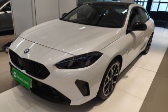 宝马2系 2025款 225L M运动曜夜套装