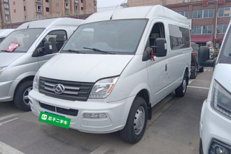 上汽大通MAXUS 新途V80 2023款 2.0T 手动经典傲运通短轴中顶5/6座