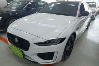 捷豹XEL 2024款 2.0T 250PS R-DYNAMIC S耀黑运动版