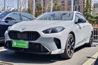 宝马2系 2025款 225L M运动曜夜套装