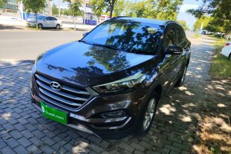 现代 途胜 2015款 1.6T 双离合两驱智能型