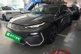 吉利银河 银河E8 2025款 700km 远航智驾版