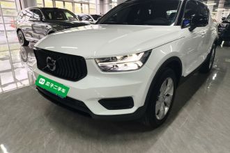 沃尔沃XC40 2022款 T4 四驱智行时尚版