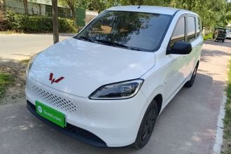 五菱汽车 五菱宏光新能源 2025款 增程式混动 50KM 舒适型