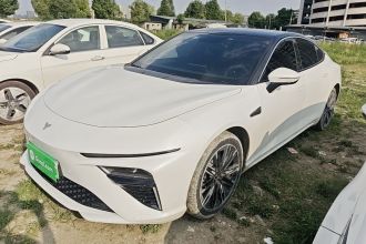 哪吒汽车 哪吒S 2023款 纯电 520km 后驱Lite版