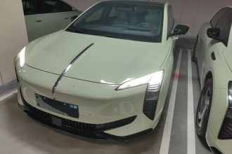 红旗EH7 2025款 690 智选版