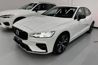 沃尔沃S60 2025款 B5 智雅运动版